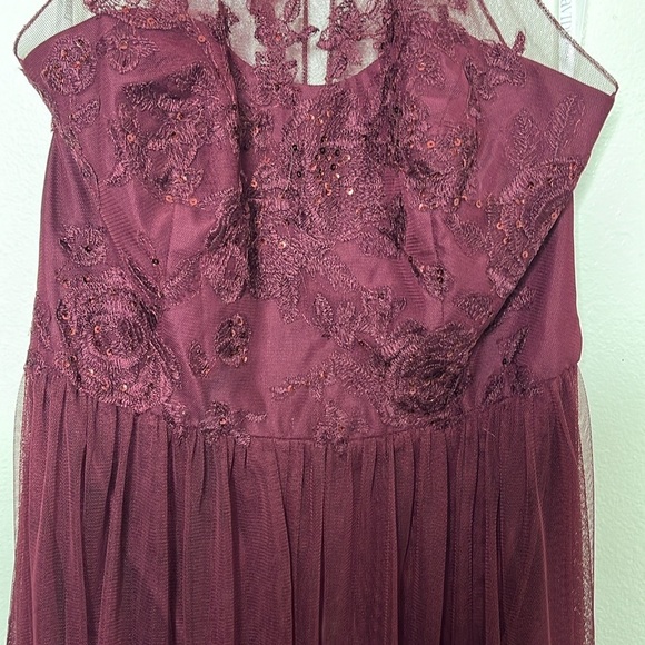 David's Bridal Burgundy Lace High Neck Chiffon Bridemaids Dress Women Size 12 - Picture 3 of 6
